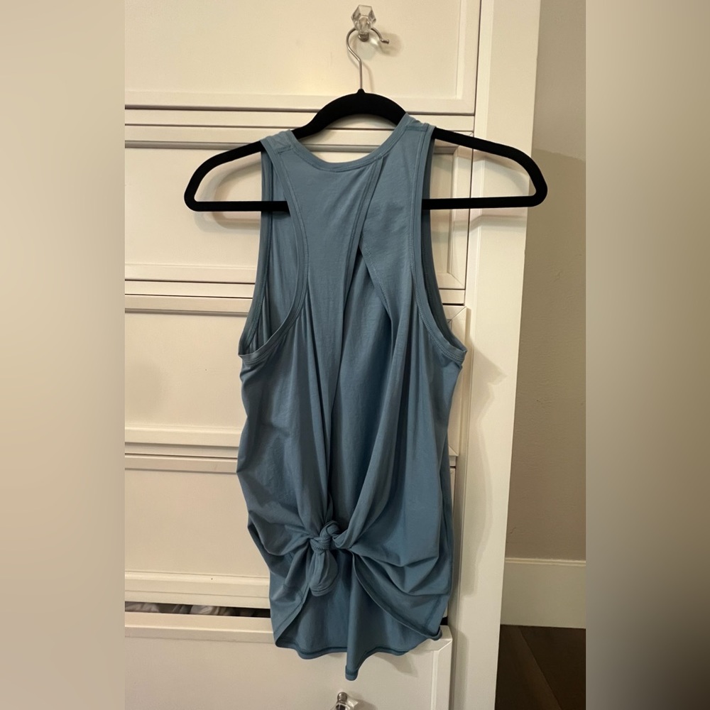 Discontinued, lululemon all tied up tank size four
